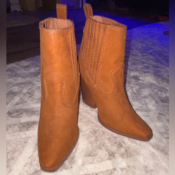 Brown Heel Booties Boots - Picture 1 of 3